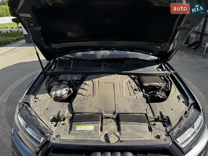 Внедорожник / Кроссовер Audi Q7 2018 в Владимирце