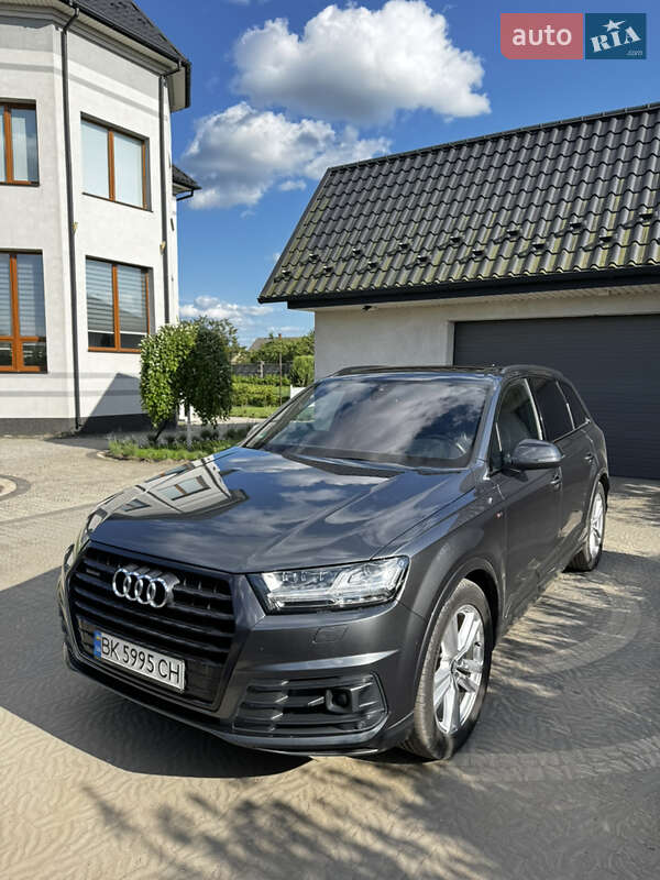 Внедорожник / Кроссовер Audi Q7 2018 в Владимирце