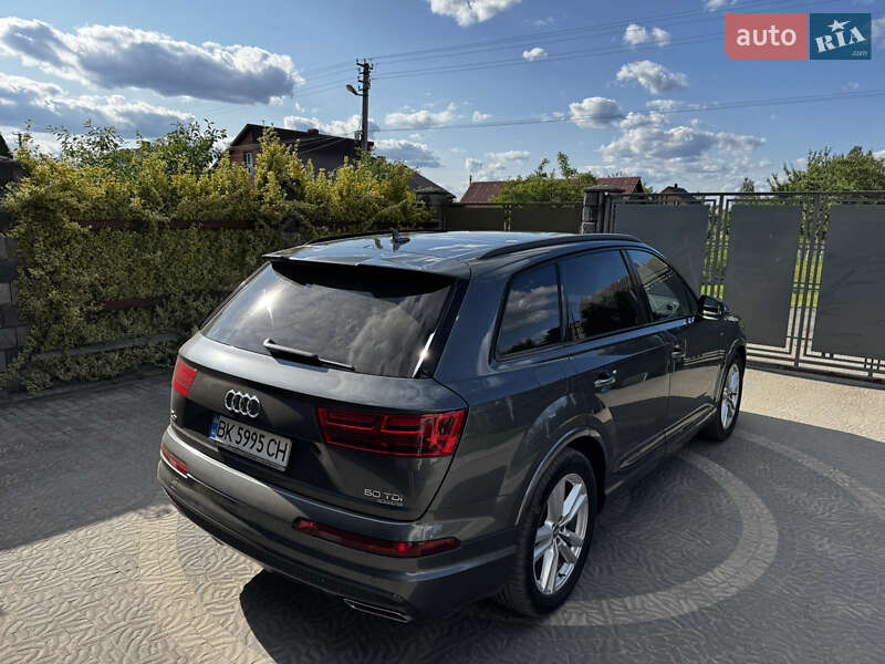 Внедорожник / Кроссовер Audi Q7 2018 в Владимирце