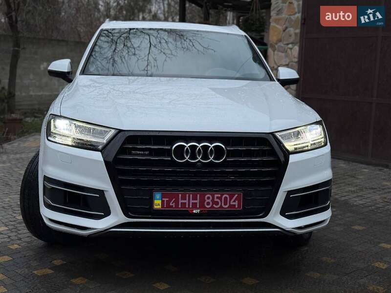 Внедорожник / Кроссовер Audi Q7 2018 в Стрые