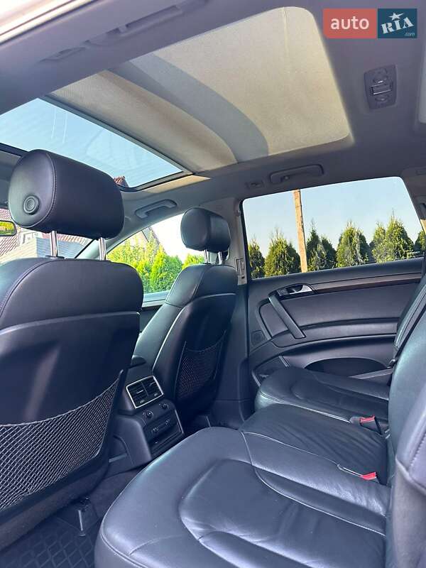 Внедорожник / Кроссовер Audi Q7 2010 в Черновцах