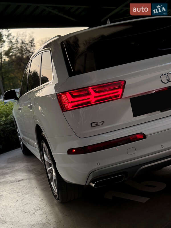 Внедорожник / Кроссовер Audi Q7 2017 в Днепре фото 11 Внедорожник / Кроссовер Audi Q7 2017 в Днепре
