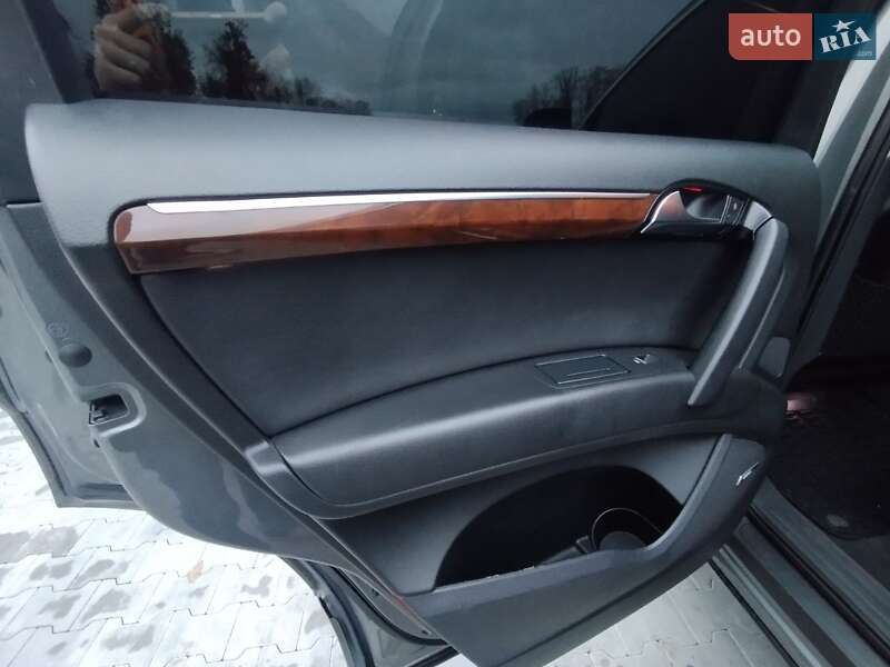 Внедорожник / Кроссовер Audi Q7 2012 в Киеве