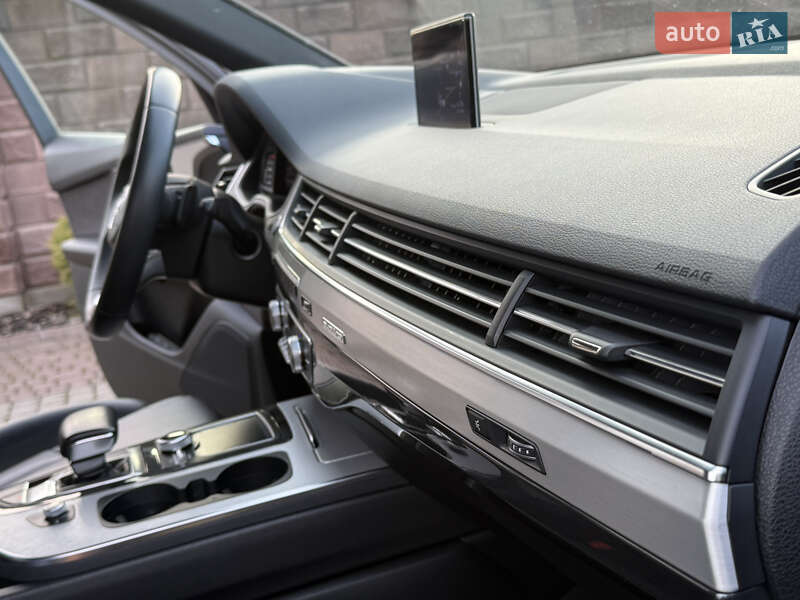 Внедорожник / Кроссовер Audi Q7 2017 в Ровно