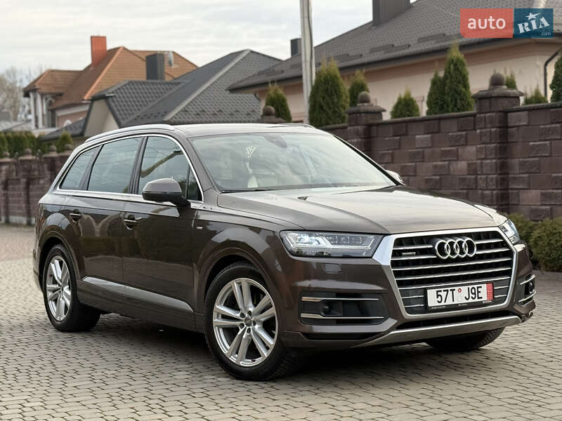 Внедорожник / Кроссовер Audi Q7 2017 в Ровно
