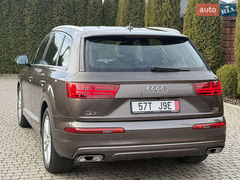 Внедорожник / Кроссовер Audi Q7 2017 в Ровно