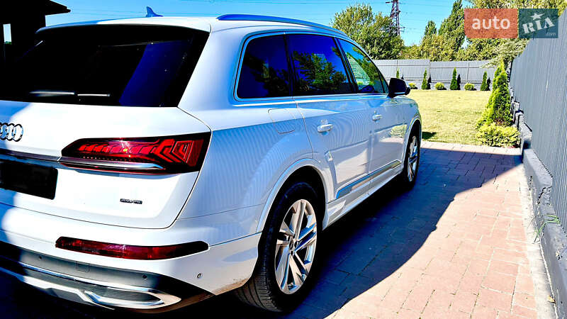 Внедорожник / Кроссовер Audi Q7 2022 в Тернополе