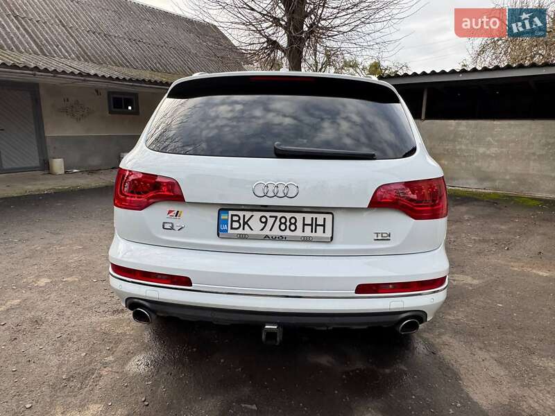 Внедорожник / Кроссовер Audi Q7 2014 в Дубно