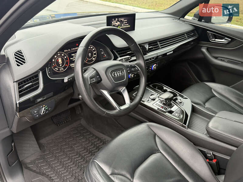 Внедорожник / Кроссовер Audi Q7 2016 в Киеве