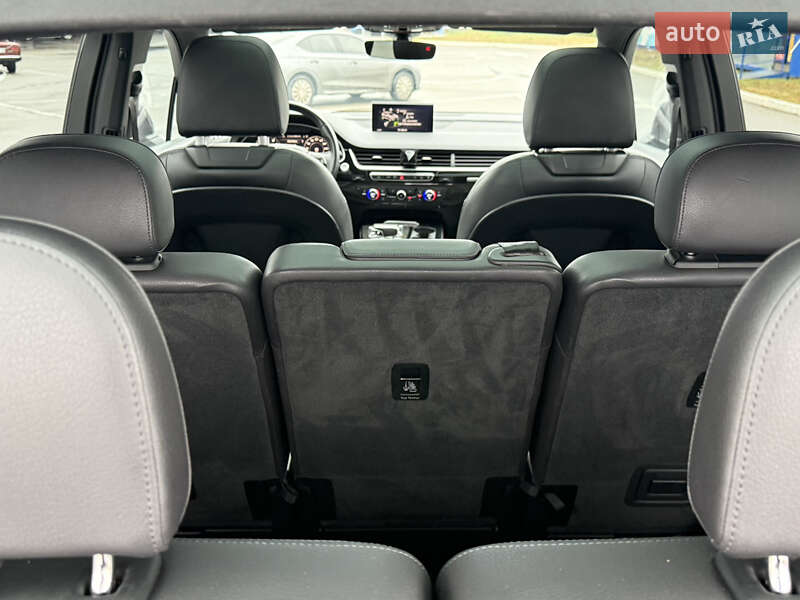 Внедорожник / Кроссовер Audi Q7 2016 в Киеве
