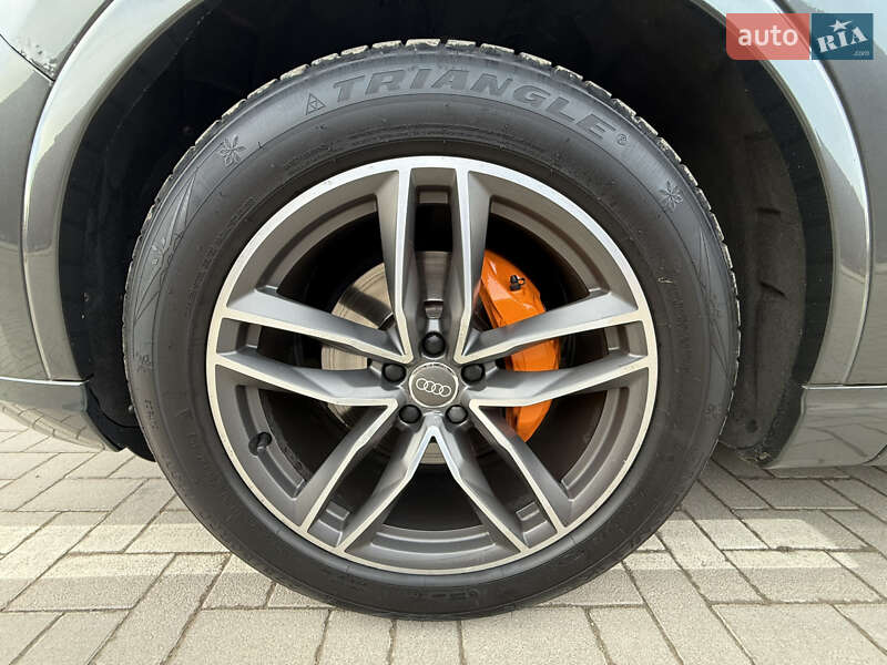 Внедорожник / Кроссовер Audi Q7 2017 в Львове