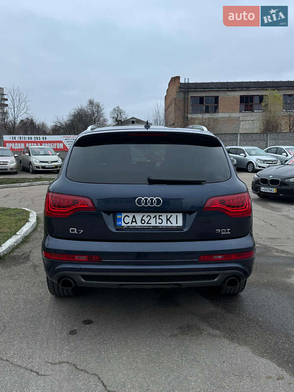Внедорожник / Кроссовер Audi Q7 2013 в Каменке