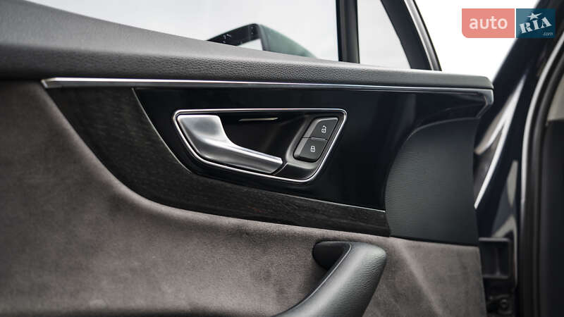 Внедорожник / Кроссовер Audi Q7 2017 в Киеве