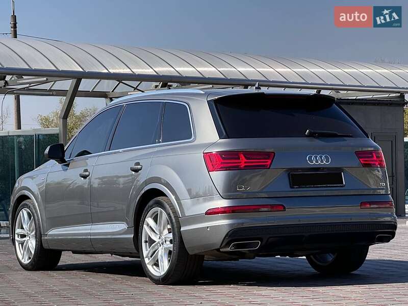 Внедорожник / Кроссовер Audi Q7 2015 в Днепре