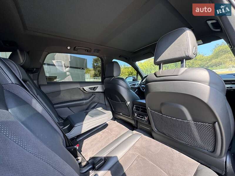 Внедорожник / Кроссовер Audi Q7 2015 в Днепре