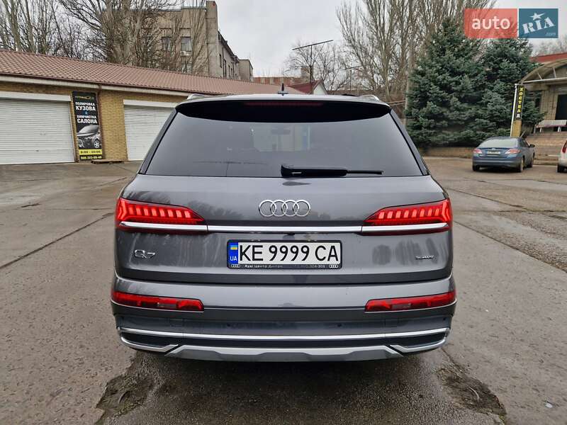Внедорожник / Кроссовер Audi Q7 2022 в Днепре