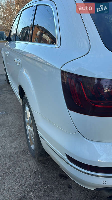 Внедорожник / Кроссовер Audi Q7 2013 в Коростене