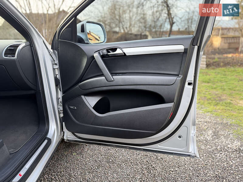 Внедорожник / Кроссовер Audi Q7 2012 в Владимире