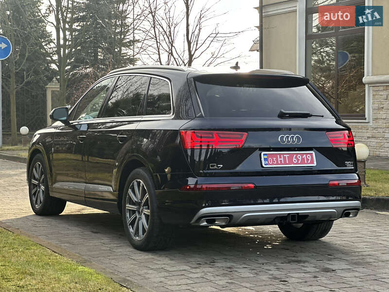 Внедорожник / Кроссовер Audi Q7 2017 в Сарнах