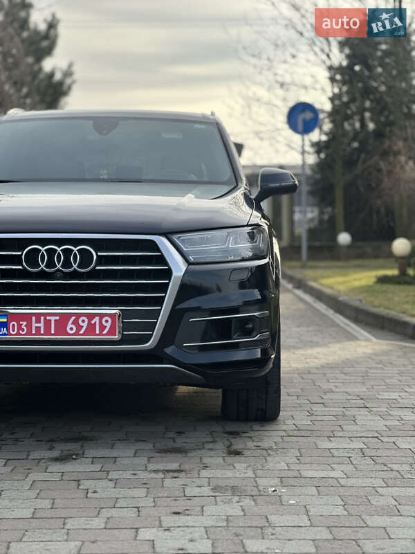 Внедорожник / Кроссовер Audi Q7 2017 в Сарнах