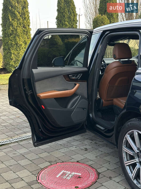 Внедорожник / Кроссовер Audi Q7 2017 в Сарнах