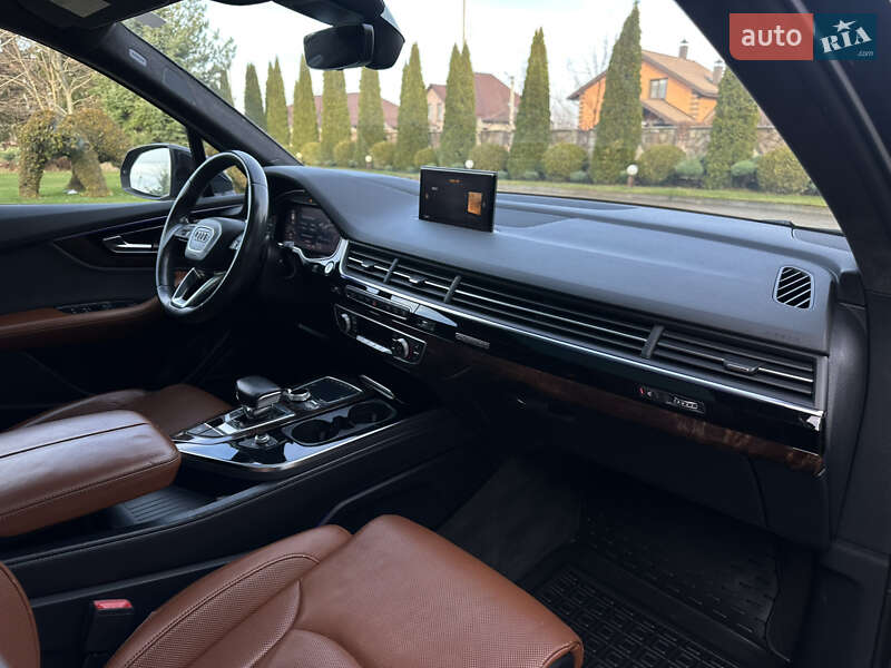 Внедорожник / Кроссовер Audi Q7 2017 в Сарнах