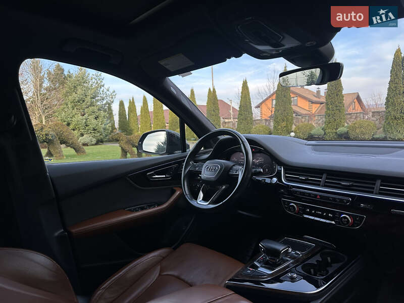 Внедорожник / Кроссовер Audi Q7 2017 в Сарнах