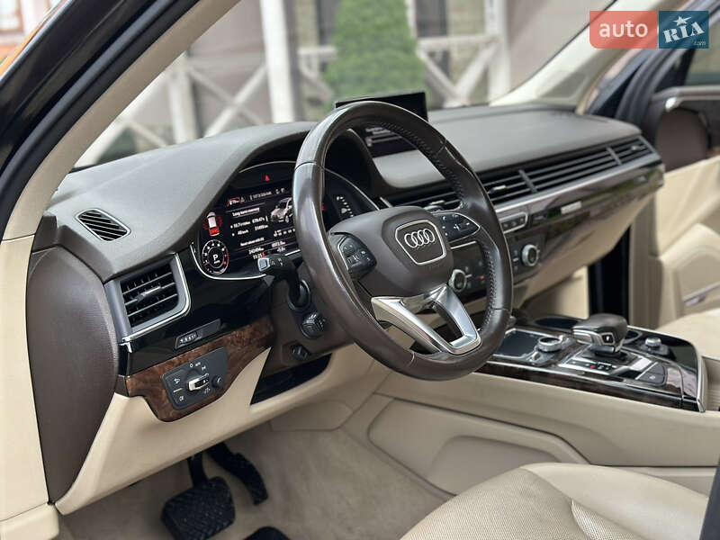 Внедорожник / Кроссовер Audi Q7 2017 в Стрые