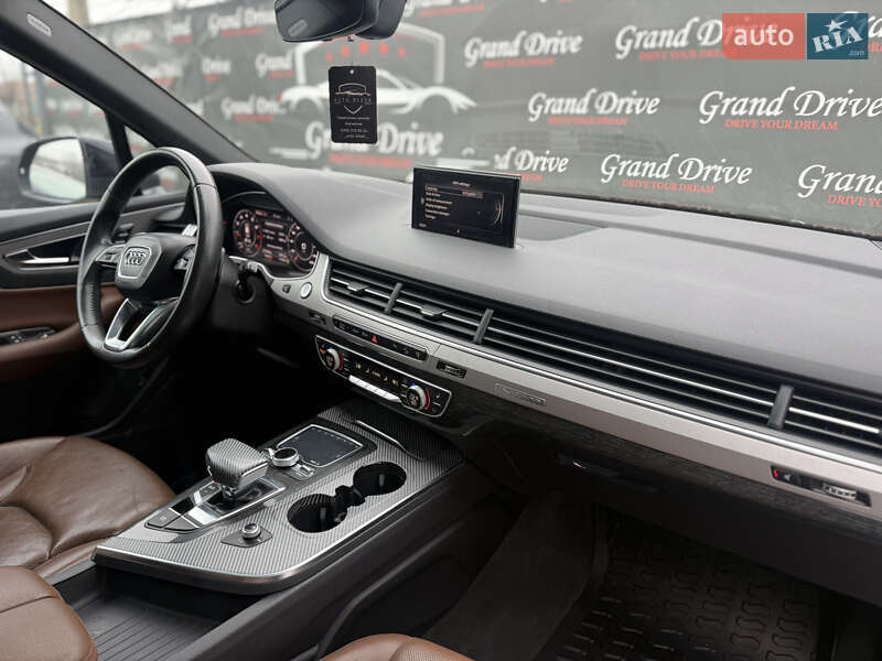 Внедорожник / Кроссовер Audi Q7 2016 в Каменец-Подольском
