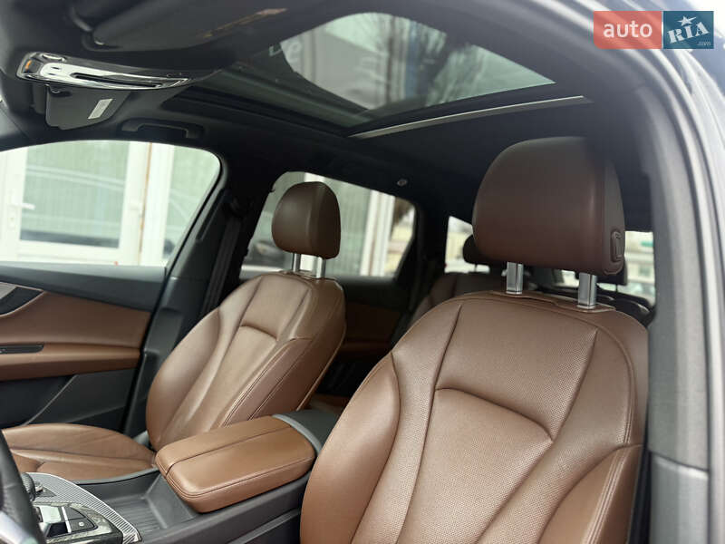 Внедорожник / Кроссовер Audi Q7 2016 в Каменец-Подольском
