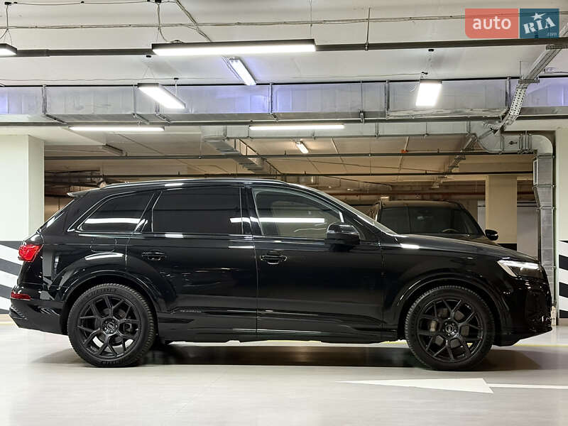 Внедорожник / Кроссовер Audi Q7 2024 в Киеве