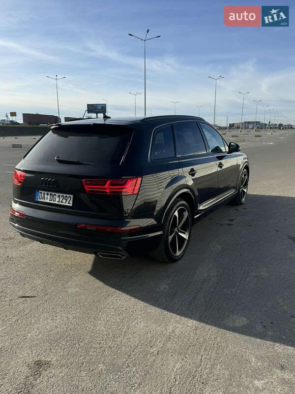 Внедорожник / Кроссовер Audi Q7 2018 в Львове