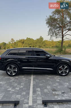 Внедорожник / Кроссовер Audi Q7 2020 в Мукачево