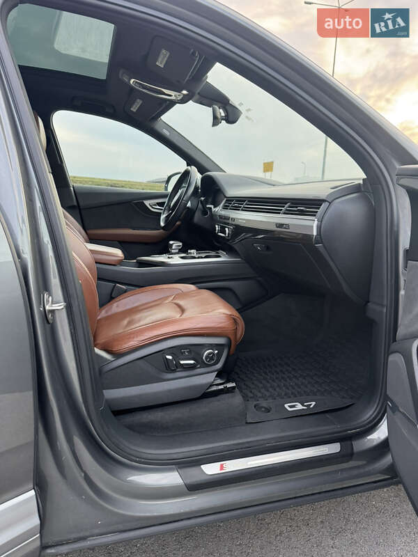 Внедорожник / Кроссовер Audi Q7 2017 в Львове