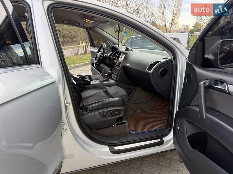 Внедорожник / Кроссовер Audi Q7 2006 в Новояворовске