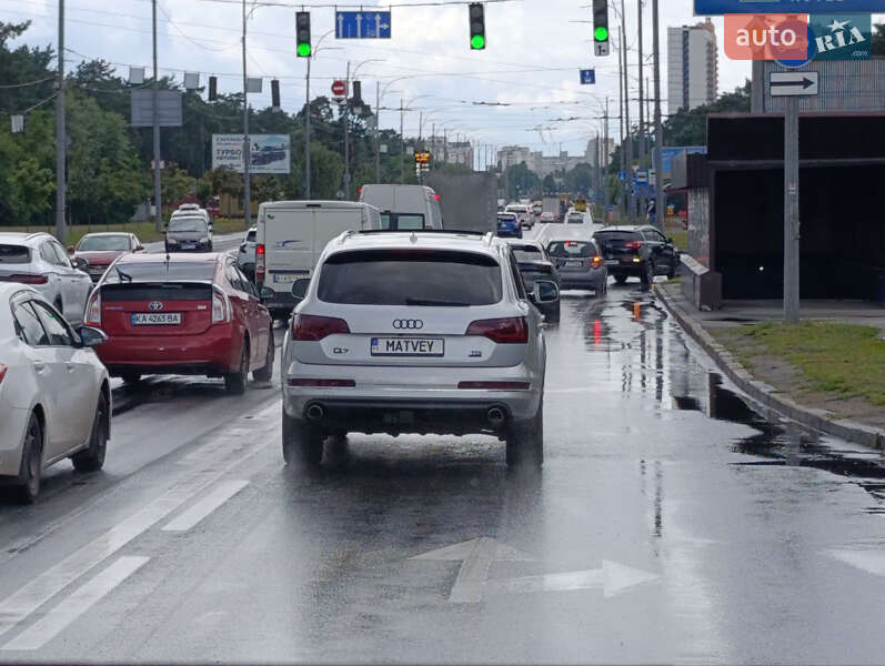 Внедорожник / Кроссовер Audi Q7 2014 в Киеве