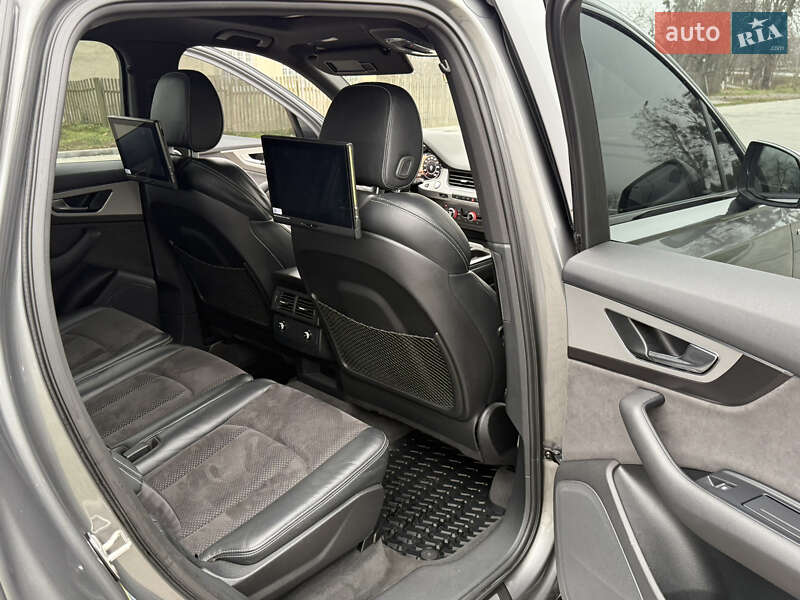 Внедорожник / Кроссовер Audi Q7 2016 в Виннице