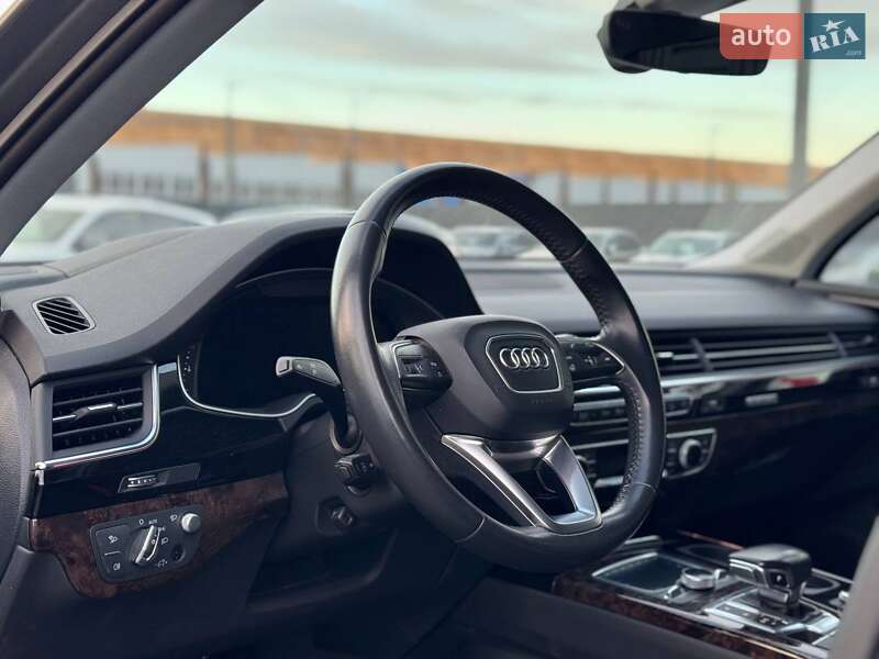 Внедорожник / Кроссовер Audi Q7 2017 в Львове