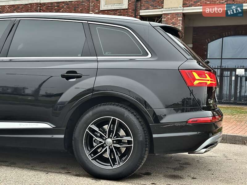 Внедорожник / Кроссовер Audi Q7 2016 в Киеве