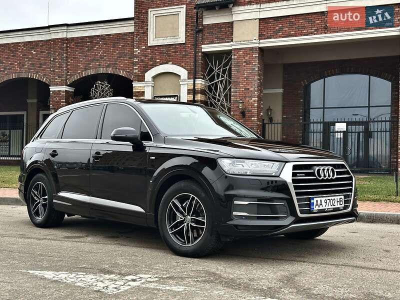 Внедорожник / Кроссовер Audi Q7 2016 в Киеве