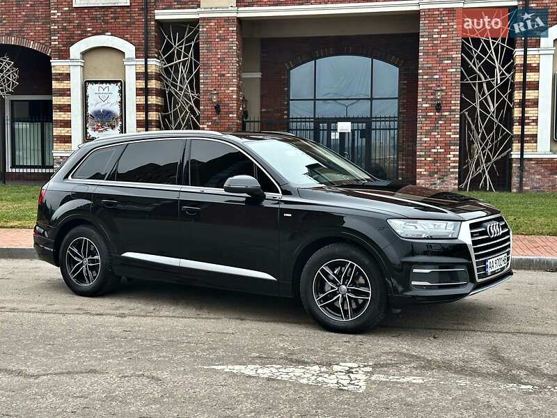 Внедорожник / Кроссовер Audi Q7 2016 в Киеве