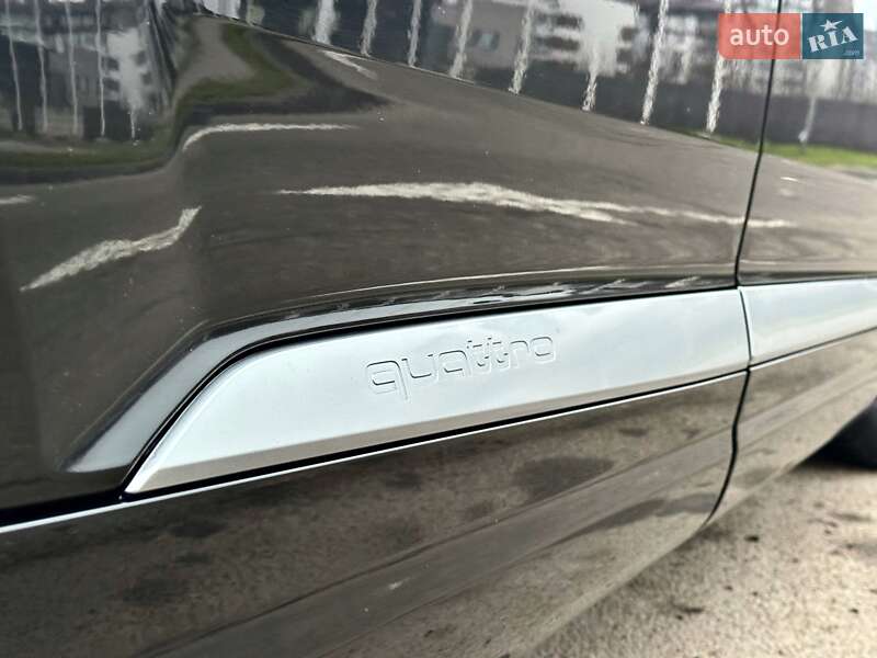 Внедорожник / Кроссовер Audi Q7 2016 в Киеве