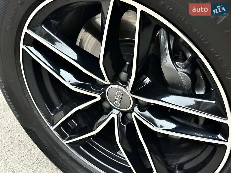 Внедорожник / Кроссовер Audi Q7 2016 в Киеве