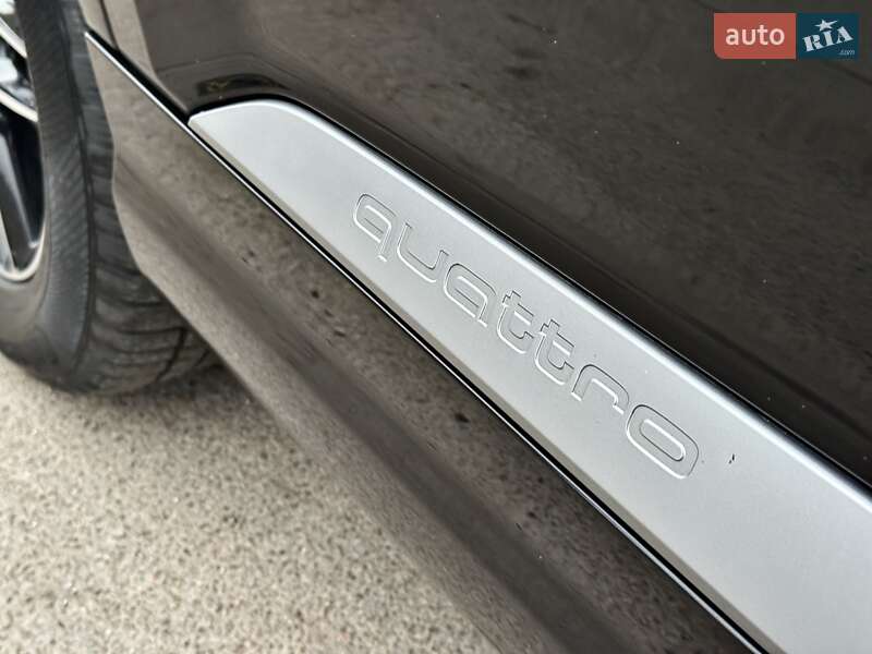 Внедорожник / Кроссовер Audi Q7 2016 в Киеве