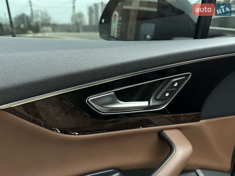 Внедорожник / Кроссовер Audi Q7 2016 в Киеве