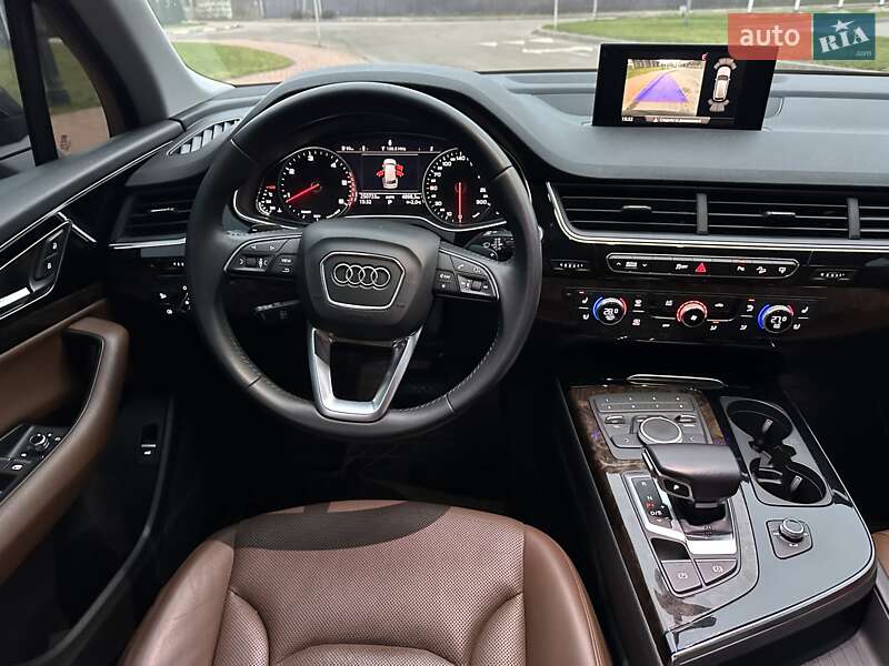 Внедорожник / Кроссовер Audi Q7 2016 в Киеве