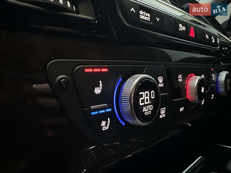 Внедорожник / Кроссовер Audi Q7 2016 в Киеве