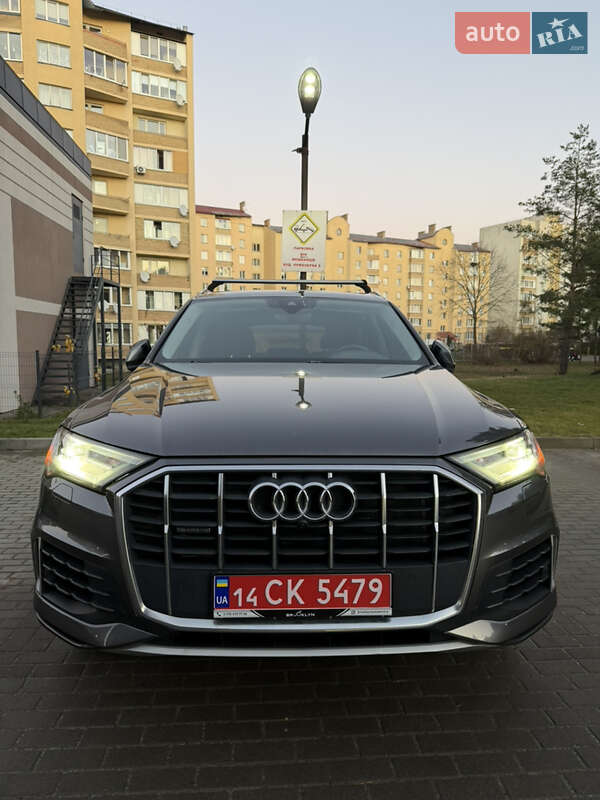 Внедорожник / Кроссовер Audi Q7 2020 в Новояворовске