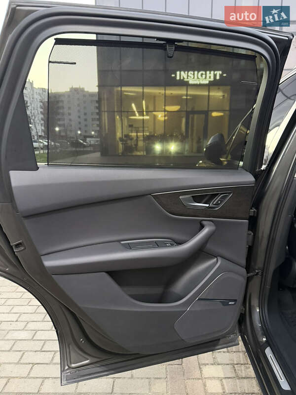 Внедорожник / Кроссовер Audi Q7 2020 в Новояворовске