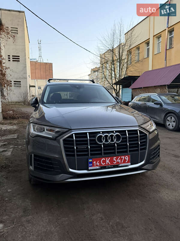 Внедорожник / Кроссовер Audi Q7 2020 в Новояворовске